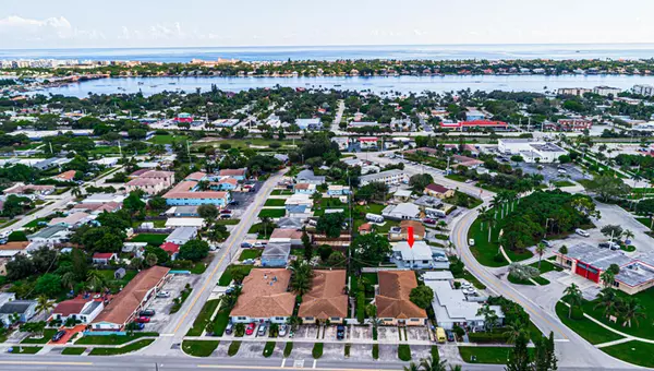 Lantana, FL 33462,517 Greynolds CIR