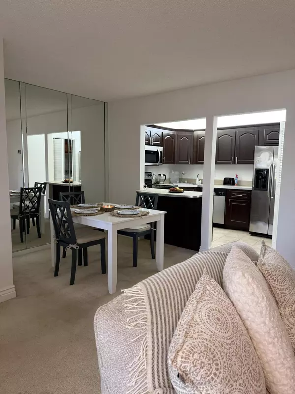 Greenacres, FL 33463,307 Knotty Pine CIR D-1