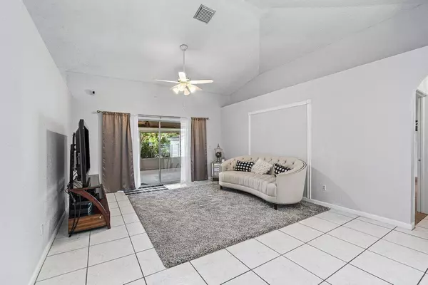 Lake Worth, FL 33467,7600 Cocoanut DR