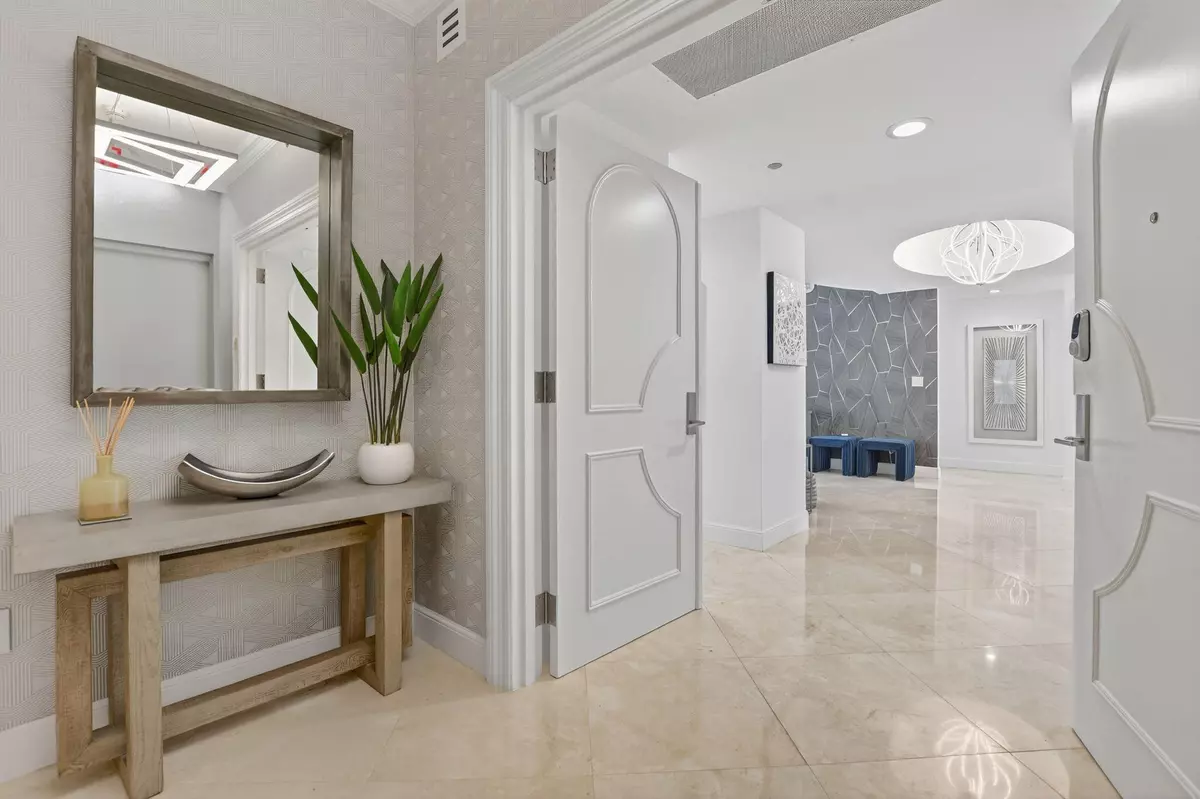 Highland Beach, FL 33487,3700 S Ocean BLVD 1107