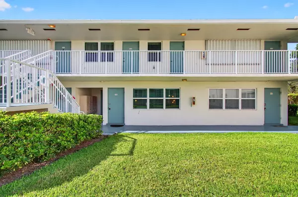 Boynton Beach, FL 33435,880 Horizons W 106