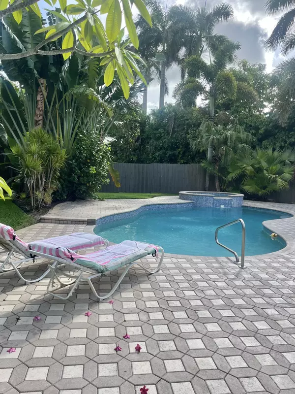 4715 Collier RD, Lake Worth, FL 33463