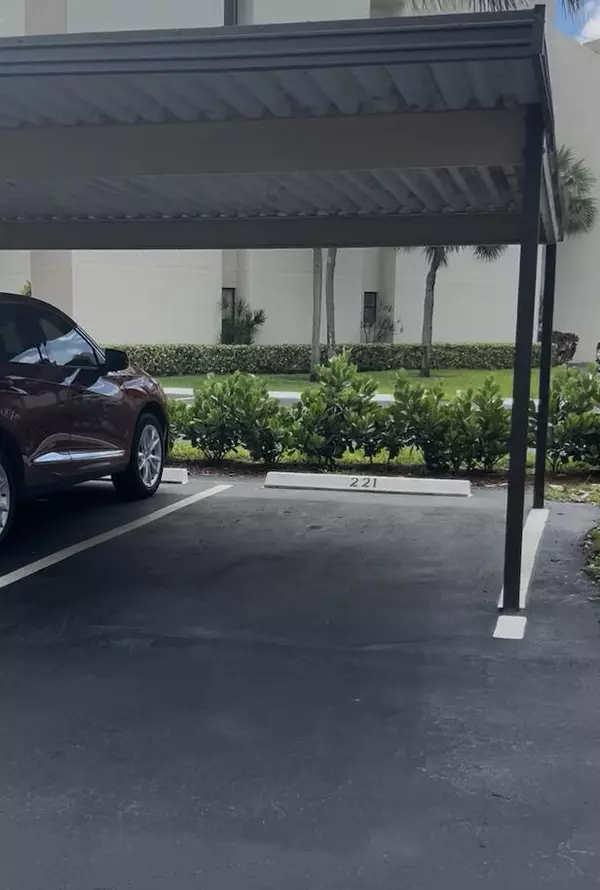 Boca Raton, FL 33433,5650 Camino Del Sol 400