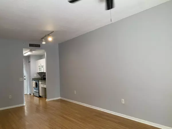 Jupiter, FL 33458,4850 Chancellor DR 12