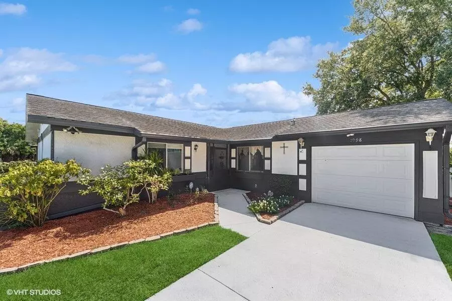 1998 SE Morningside BLVD, Port Saint Lucie, FL 34952