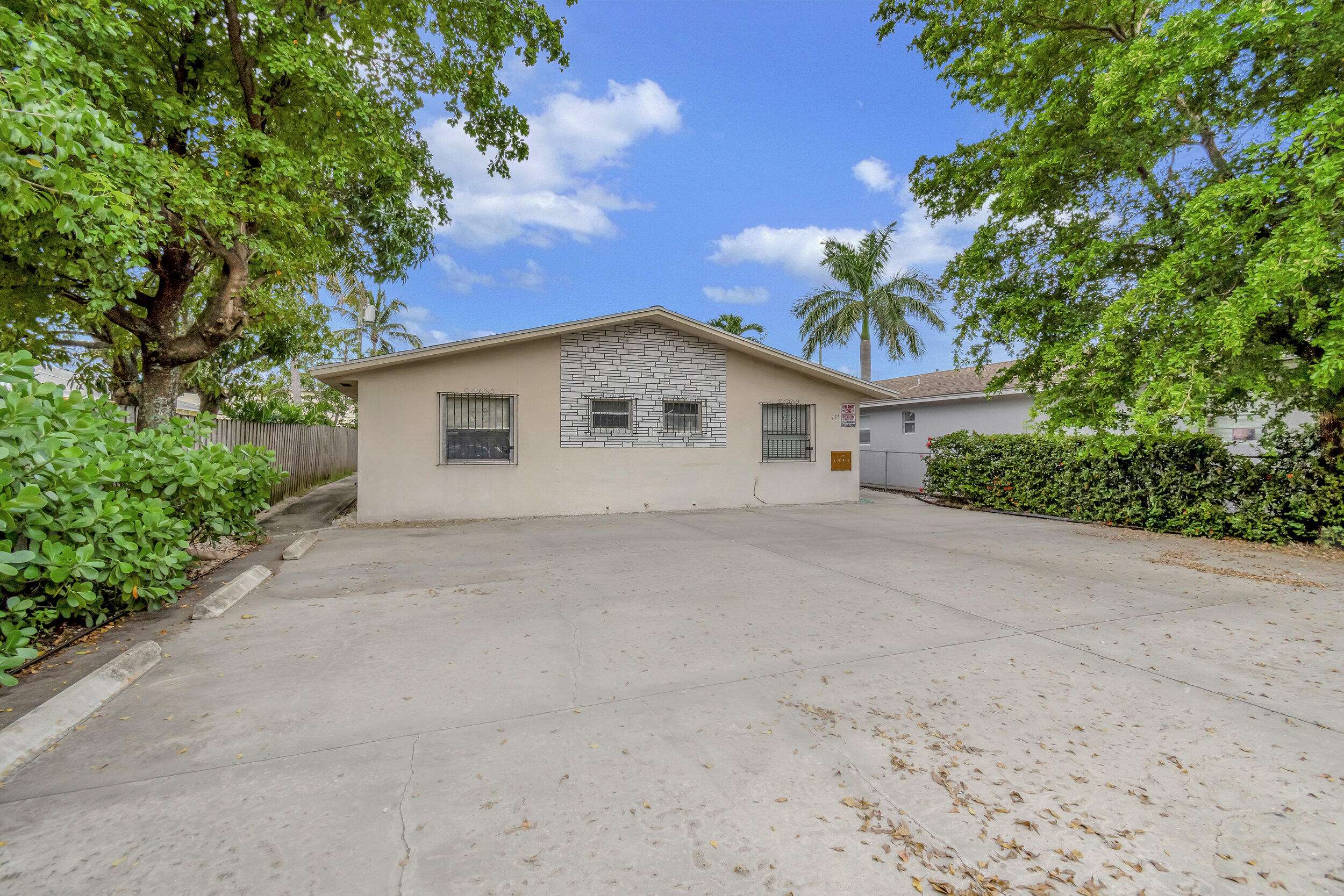 421 S J ST #2, Lake Worth Beach, FL 33460