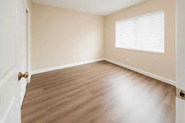 Pompano Beach, FL 33062,831 SE 22nd AVE 16