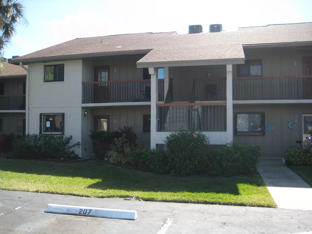 Jensen Beach, FL 34957,1600 NE Dixie Hwy HWY 10-107