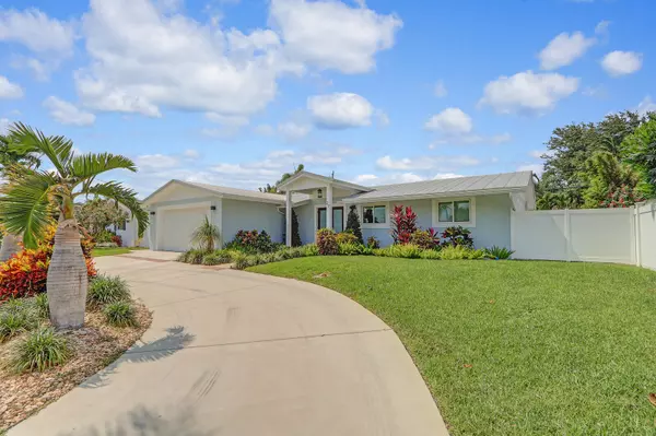 Tequesta, FL 33469,27 Willow RD
