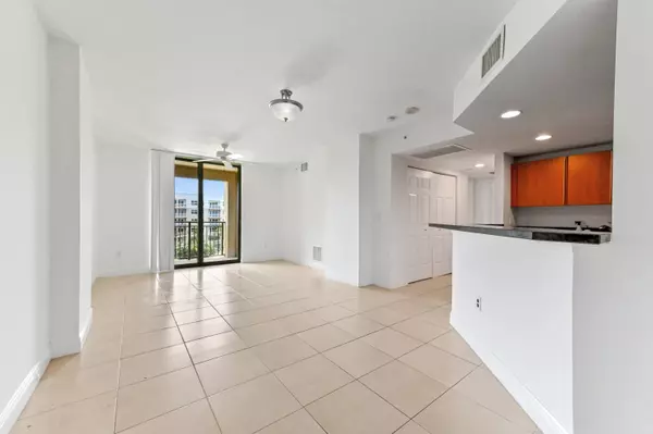 West Palm Beach, FL 33401,610 Clematis ST 638