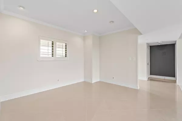 Jupiter, FL 33477,16940 Bay ST N504