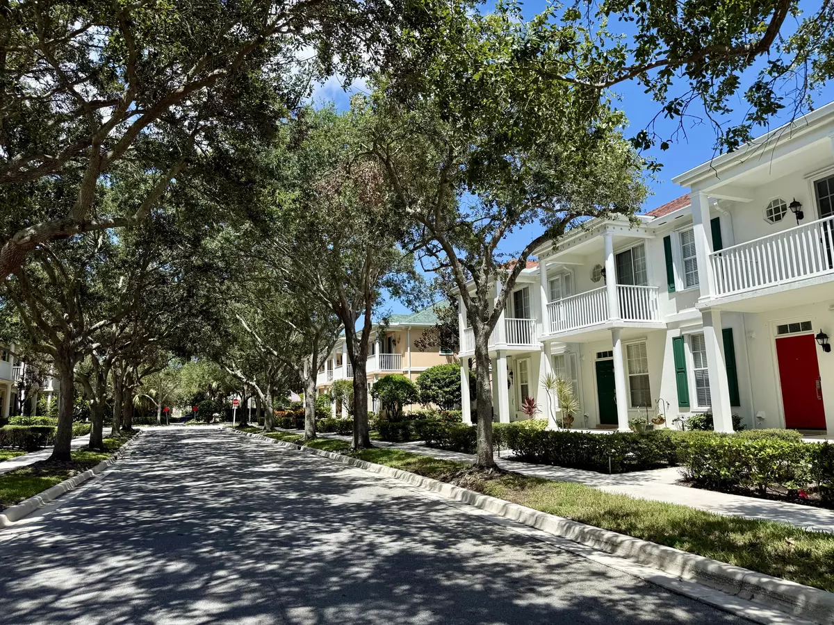Jupiter, FL 33458,117 Waterford DR
