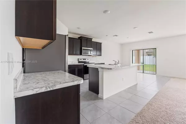 Fort Pierce, FL 34947,5305 Fantasy DR