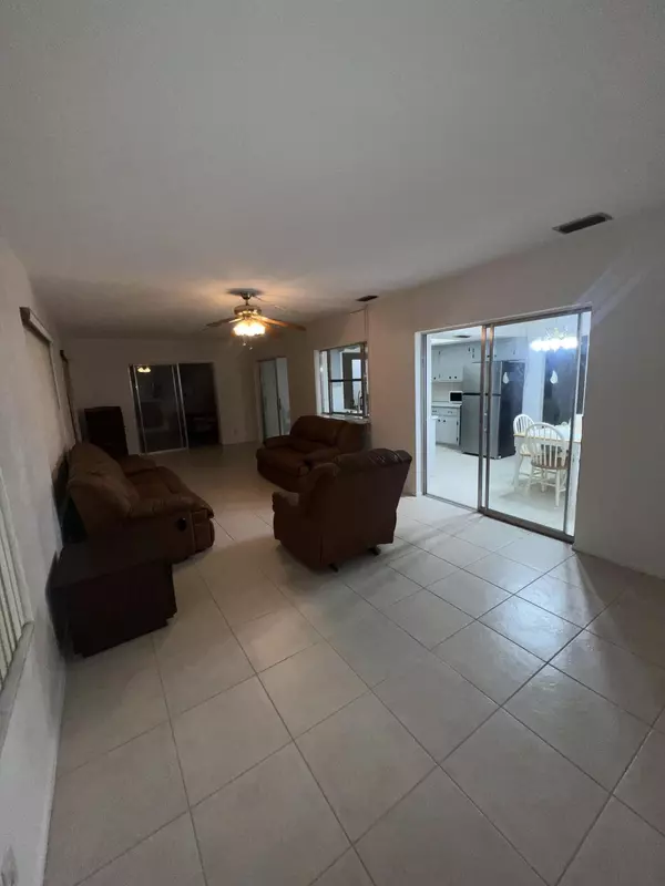 Tamarac, FL 33319,4941 NW 55th ST