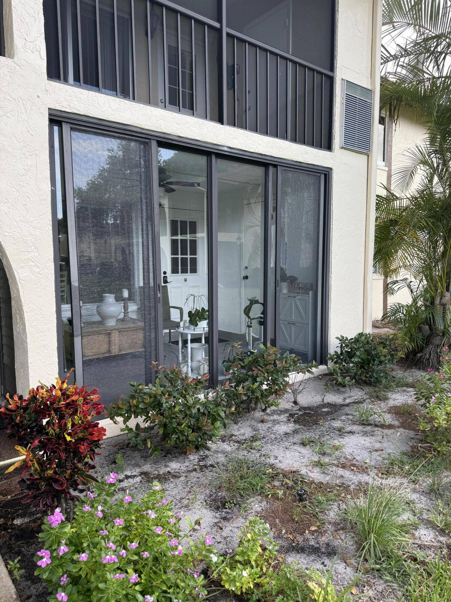 Greenacres, FL 33463,107 Lake Pine CIR B1