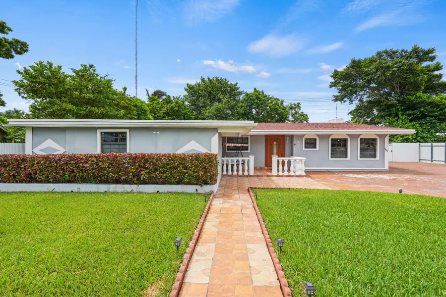 401 NW 198th ST, Miami Gardens, FL 33169