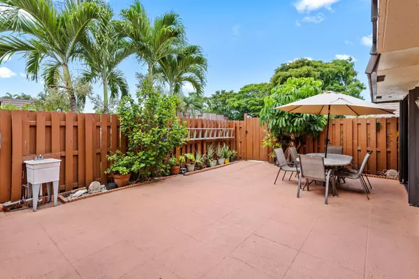 Palm Springs, FL 33461,733 Springdale CIR 73-C