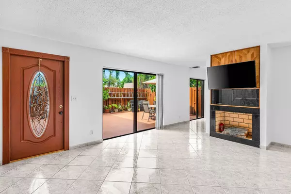 Palm Springs, FL 33461,733 Springdale CIR 73-C