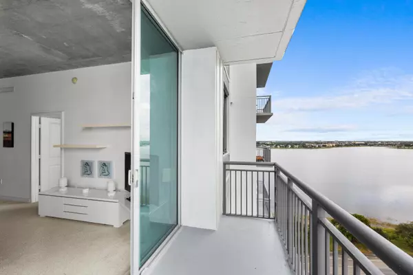 West Palm Beach, FL 33401,300 S Australian AVE 1106