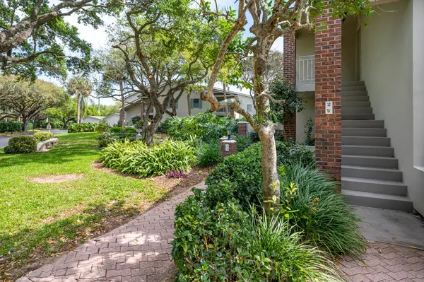 Indian River Shores, FL 32963,101 W Park Shores CIR 2w