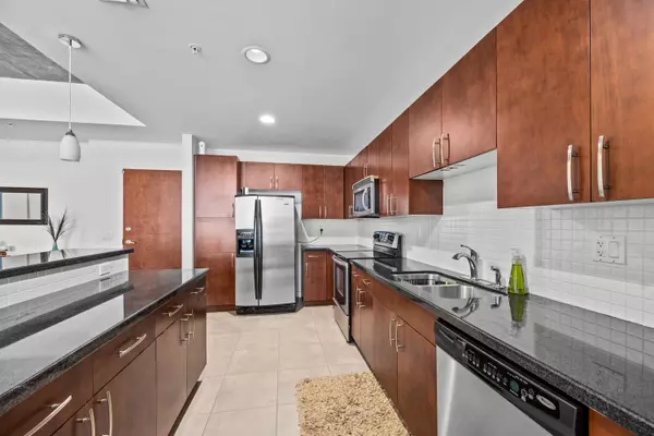 West Palm Beach, FL 33401,300 S Australian AVE 1106