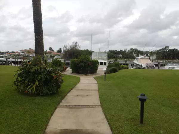 Juno Beach, FL 33408,918 Oak Harbour DR 918