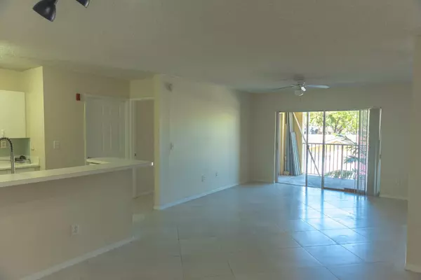 Davie, FL 33328,2600 S University Drive 211