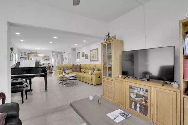 Boca Raton, FL 33433,21863 Arriba Real 8j