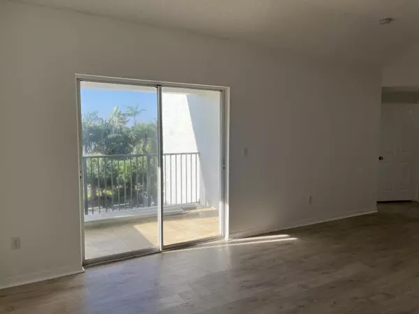 Lake Worth, FL 33463,5024 Lantana RD 3301