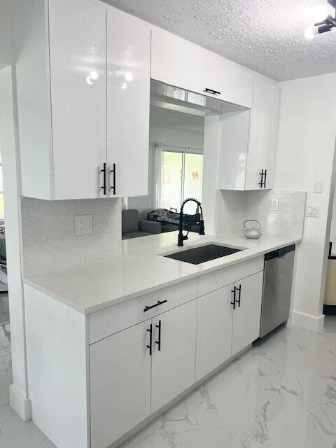Boynton Beach, FL 33426,1902 SW Roma WAY