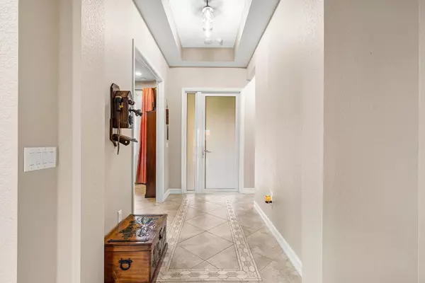 Boynton Beach, FL 33473,8388 Calabria Lakes DR