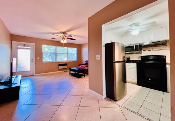 West Palm Beach, FL 33417,319 N Norwich