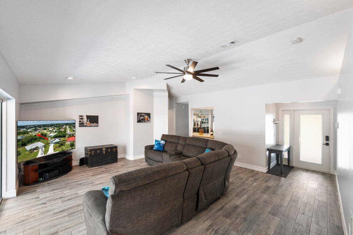 Port Saint Lucie, FL 34953,1261 SW Fox CT