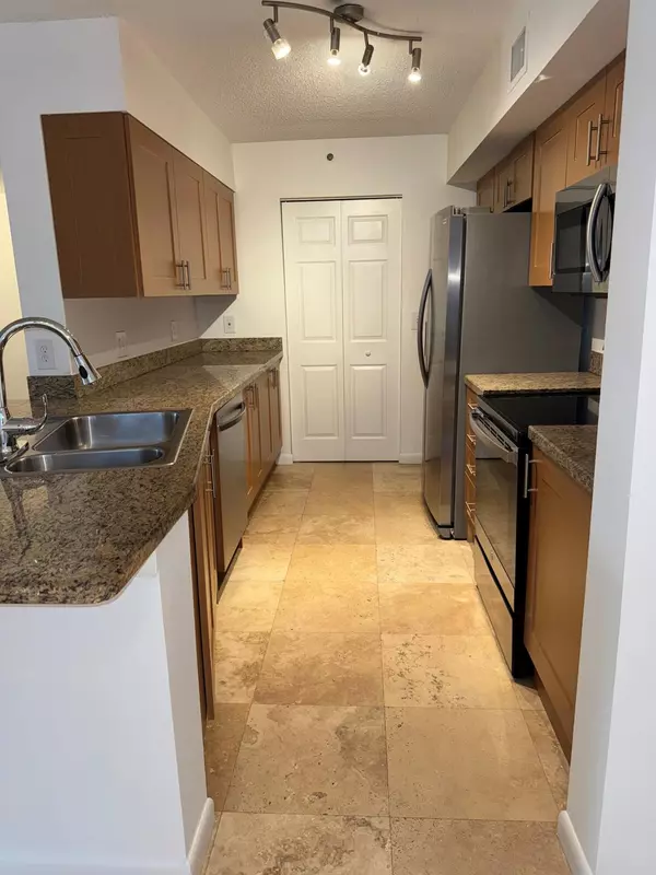 Boca Raton, FL 33496,3111 Clint Moore RD 102