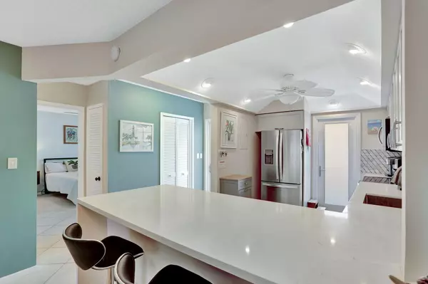 Pompano Beach, FL 33062,2731 NE 14th Street CSWY Apt 702