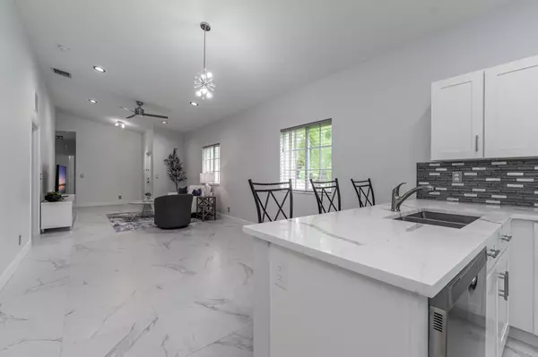 West Palm Beach, FL 33411,2285 Windjammer WAY