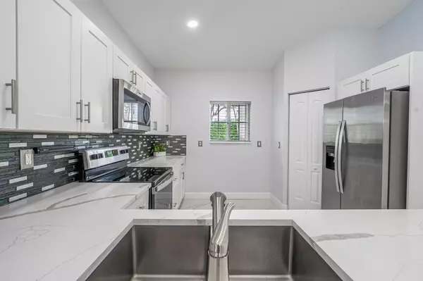 West Palm Beach, FL 33411,2285 Windjammer WAY