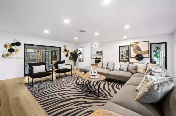 Boca Raton, FL 33486,679 SW 17th CT