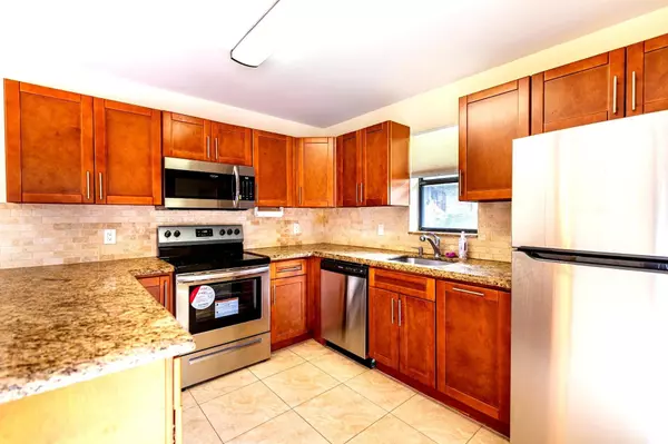 Boca Raton, FL 33433,7595 W W Courtyard RUN