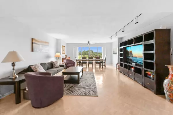 Lake Worth, FL 33467,6768 N 10th AVE 316