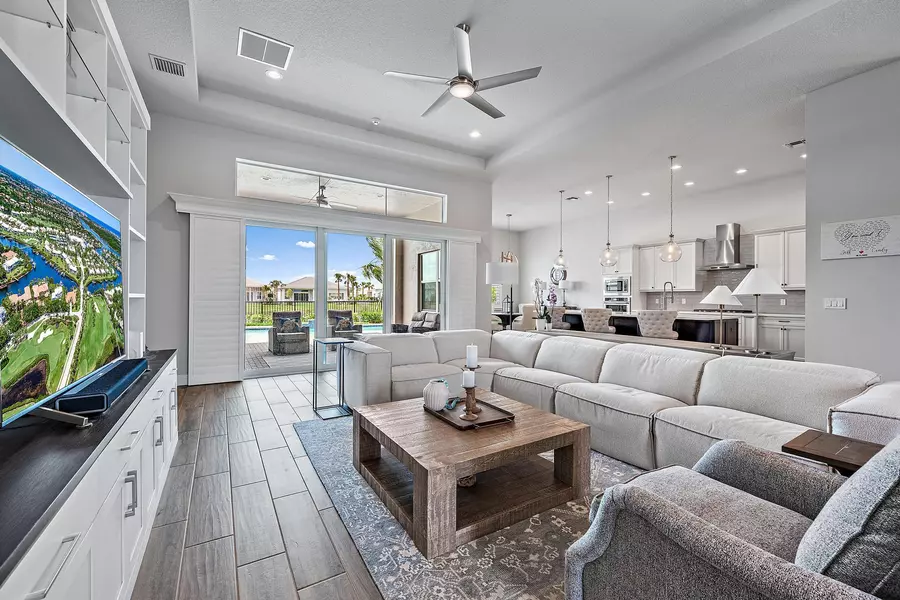 9985 Timber Creek WAY, Palm Beach Gardens, FL 33412