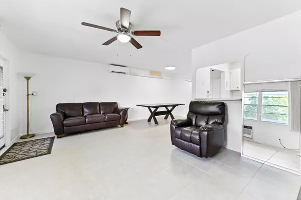 Deerfield Beach, FL 33442,198 Westbury K 198