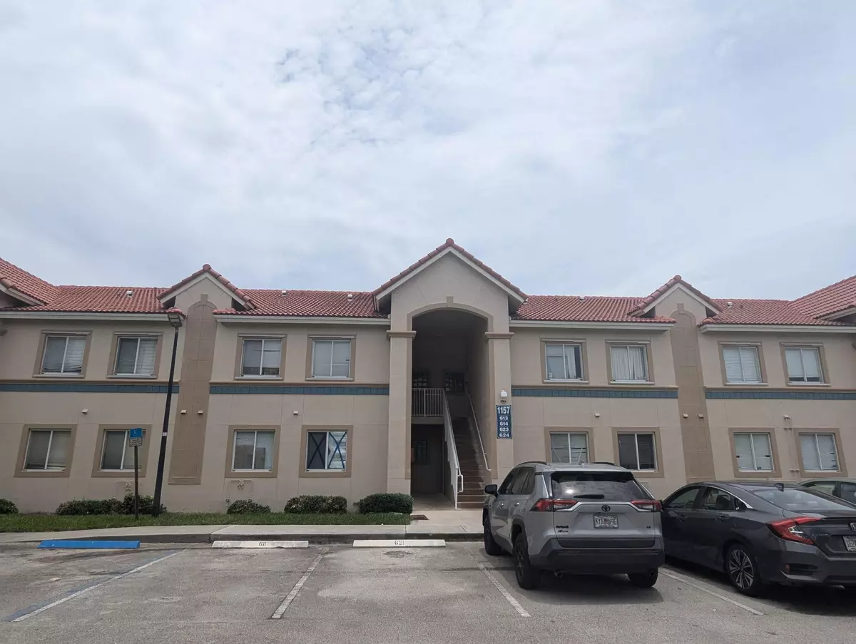 West Palm Beach, FL 33411,1157 Golden Lakes BLVD 614