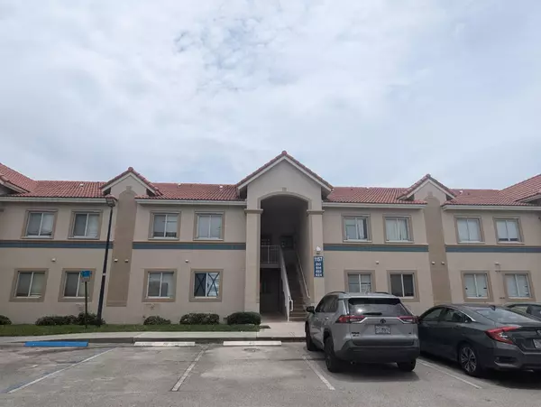 1157 Golden Lakes BLVD 614, West Palm Beach, FL 33411