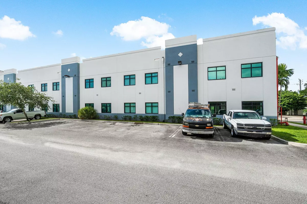 Royal Palm Beach, FL 33411,9100 Belvedere RD 102