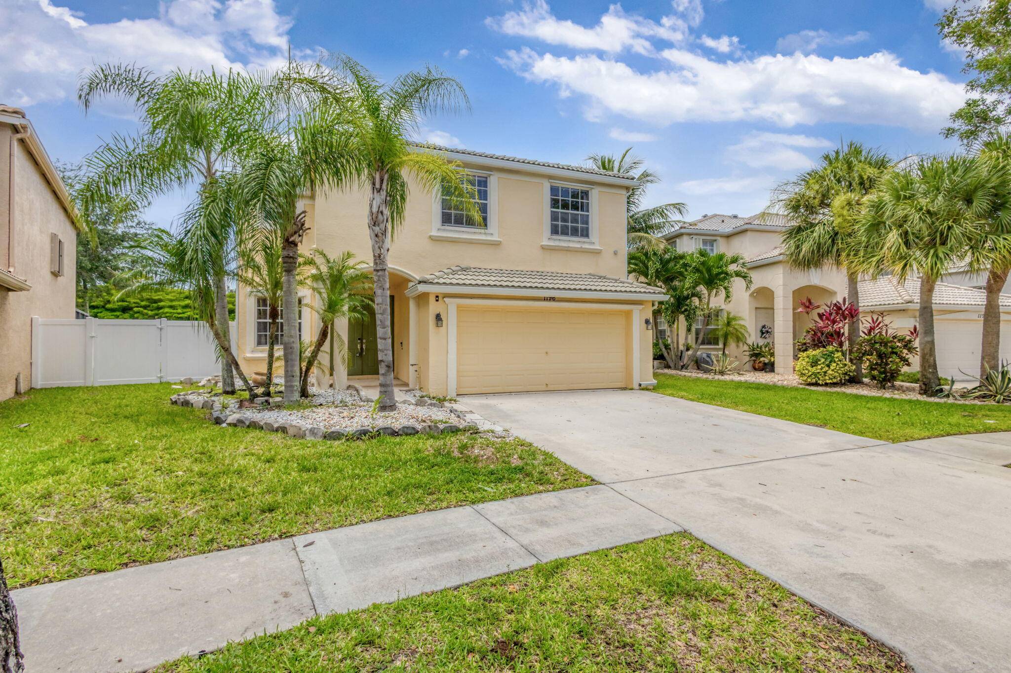 1196 Oakwater DR, Royal Palm Beach, FL 33411