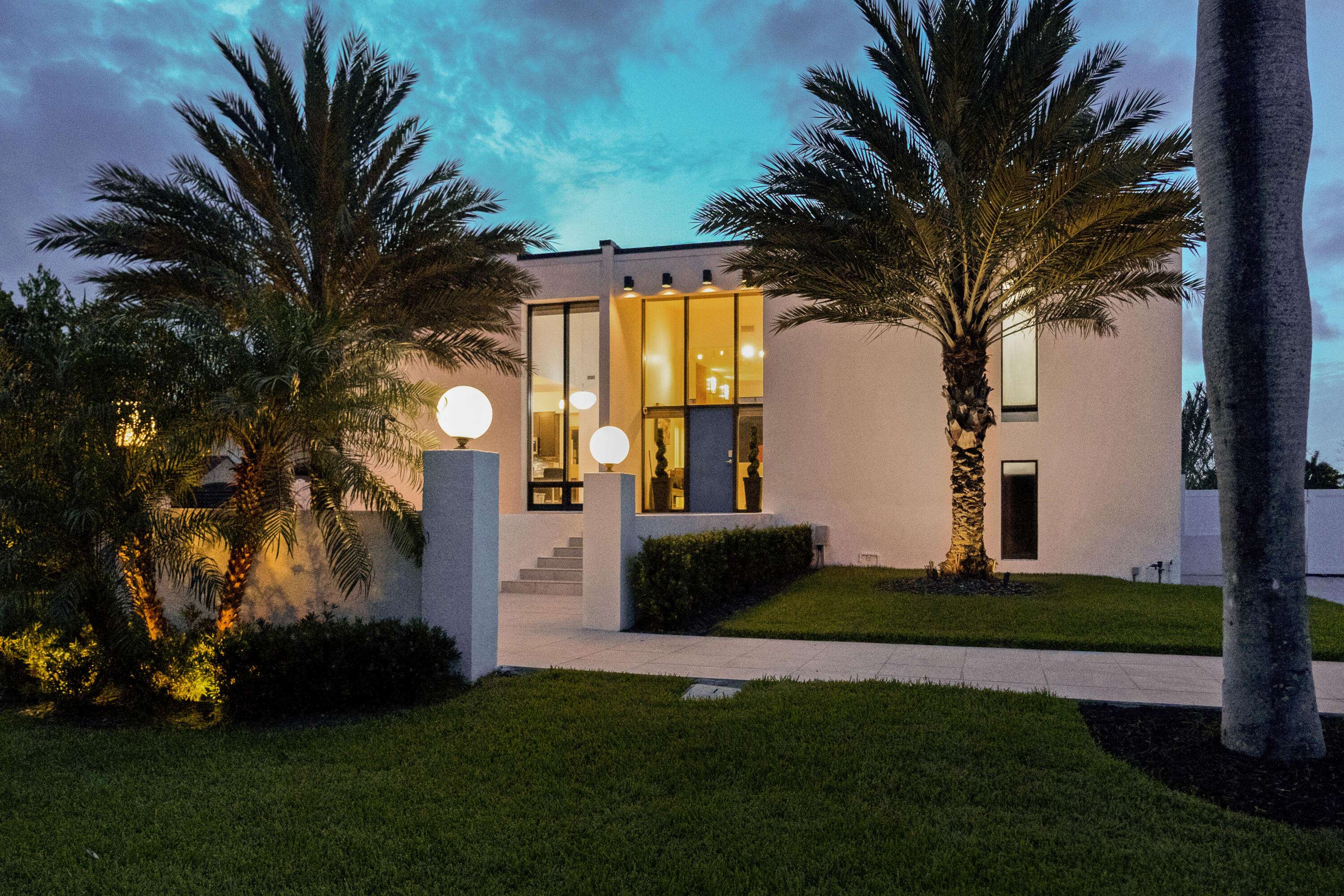 2549 SE 9th ST, Pompano Beach, FL 33062