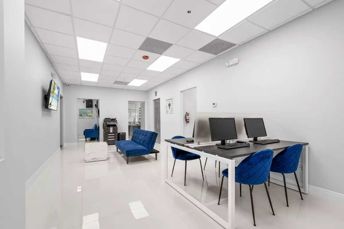 Royal Palm Beach, FL 33411,9200 Belvedere RD 207