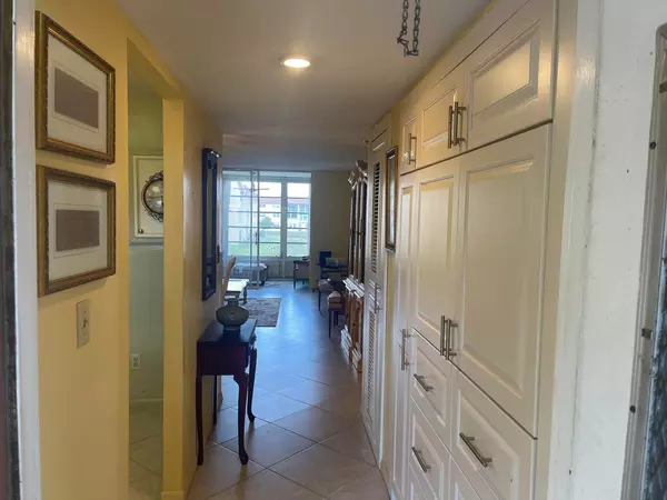 Sunrise, FL 33322,8901 Sunrise Lakes BLVD 202