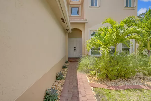 Davie, FL 33325,317 E Garden Cove CIR
